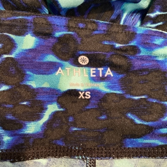 Athleta Chaturanga Blue Leopard Print Capri Leggings Size XS - Picture 6 of 7